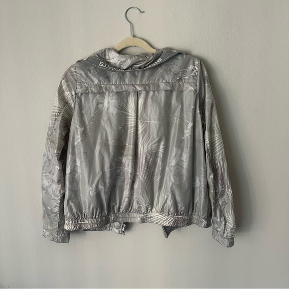 Bogner Sports Full Zip Windbreaker Jacket Flamingo Floral Print Silver Metallic - Picture 9 of 12